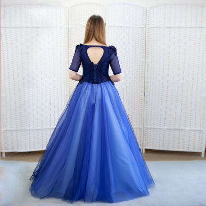 Шикарное бальное платье синего цвета