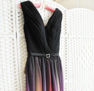 Вечернее платье в пол с разноцветной юбкой