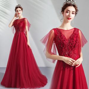 Изящное Вечернее платье шикарного красного цвета