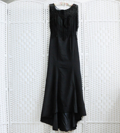 Черное облегающее платье