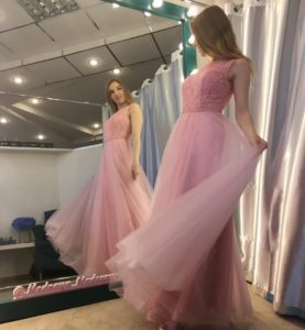 Розовое платье с бисерным верхом