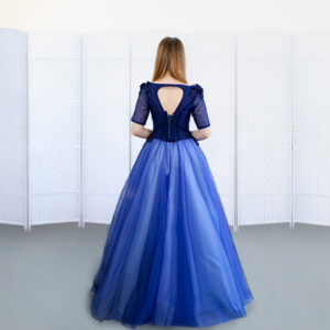 Шикарное бальное платье синего цвета
