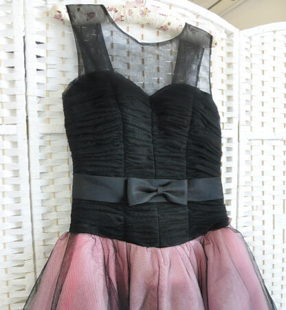Черно-розовое вечернее платье