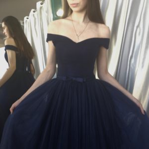 Синее сверкающее платье