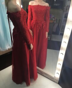 Красное платье на выпускной вечер
