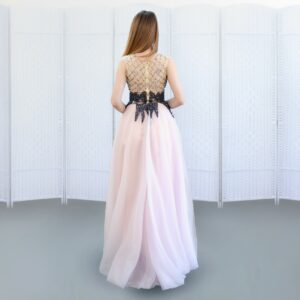 Атласное розовое платье в пол