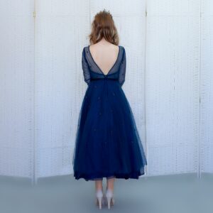 Шикарное синее платье длины "миди"