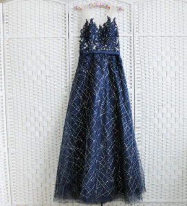 Синее платье в пол на выпускной вечер