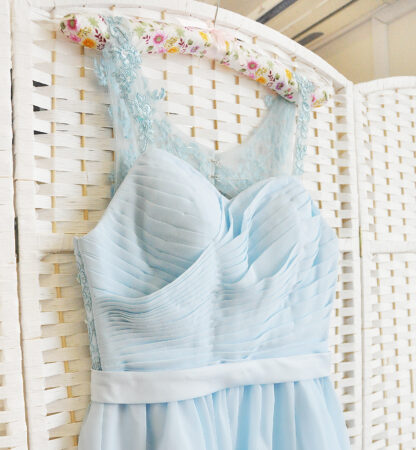 Голубое мини платье