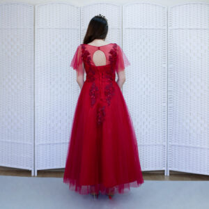 Красное платье в пол с рукавами-крылышками