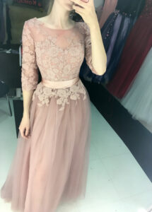 Пыльно-розовое платье на выпускной вечер