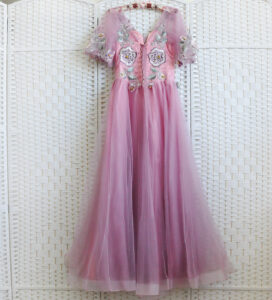 Розовое платье на выпускной вечер