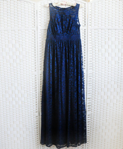 Синее гипюровое платье