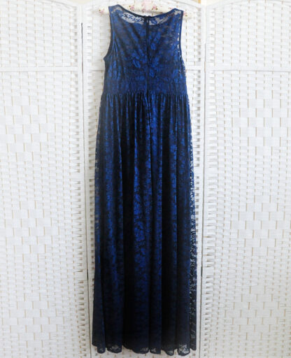 Синее гипюровое платье