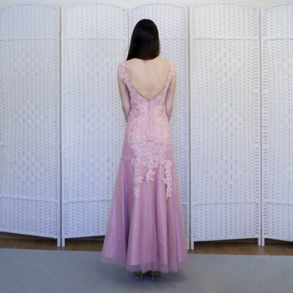 Нежно-розовое платье русалка на выпускной вечер